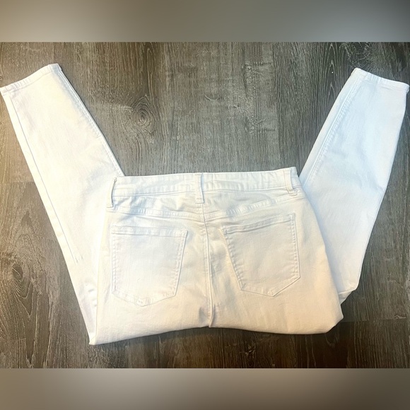 White Pistola Skinny Jeans Size 28 Like New - Picture 2 of 4